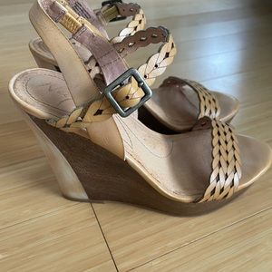 NAYA BELLINA wedge sandals